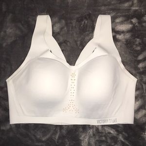 🆚Victoria’s Secret Angel Max Sports Bra🆚